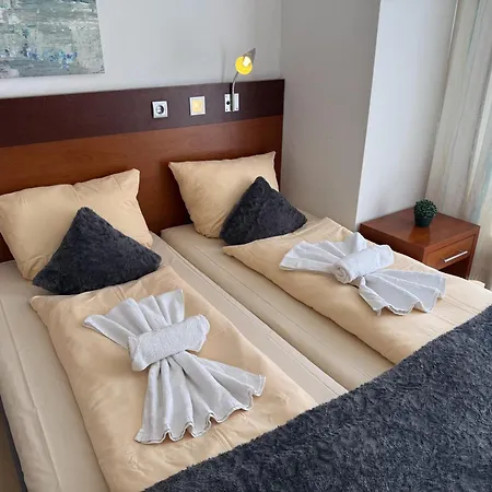 Tenova Köln-neumarkt Hotel *