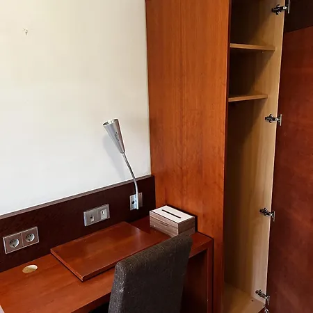 Tenova Koeln-neumarkt Hotel *