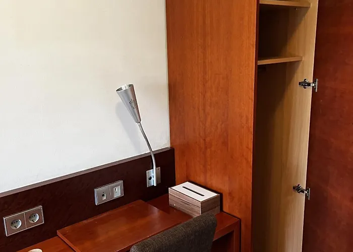 Tenova Koeln-neumarkt Hotel *