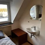 Отель Tenova Koeln-neumarkt *