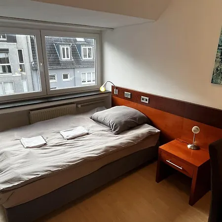 Tenova Koeln-neumarkt * Colonia