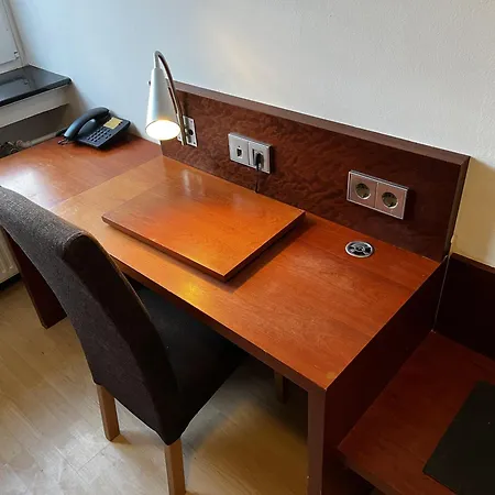 Tenova Koeln-neumarkt * Colonia