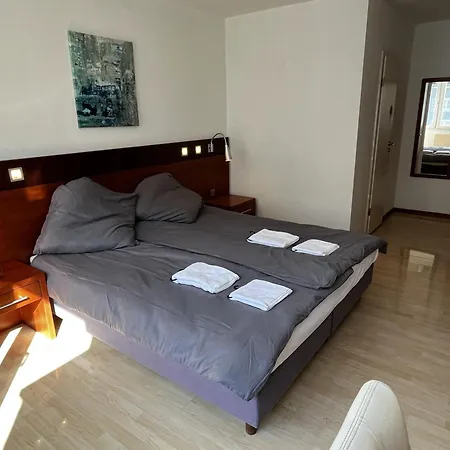 Tenova Koeln-neumarkt Hotel *