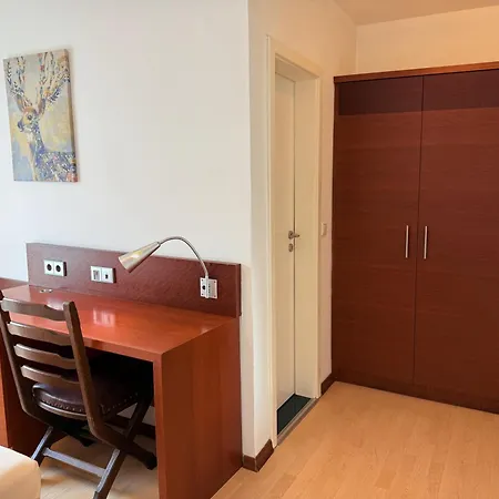 Tenova Koeln-neumarkt * Colonia